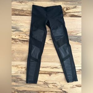 Alo Yoga | Moto Leggings, size XS, Black
